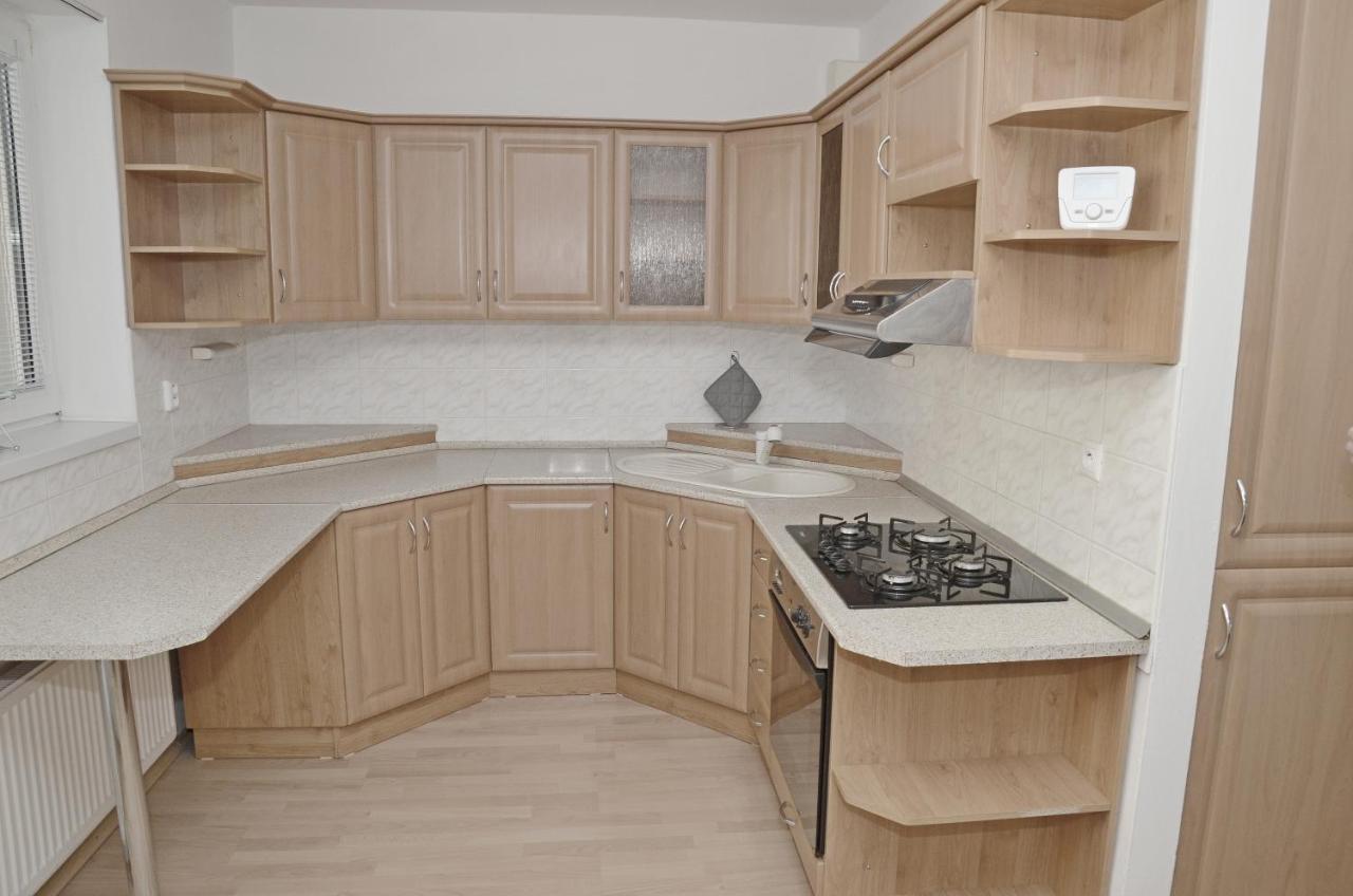 Apartmany Zlatovska Trenčín المظهر الخارجي الصورة