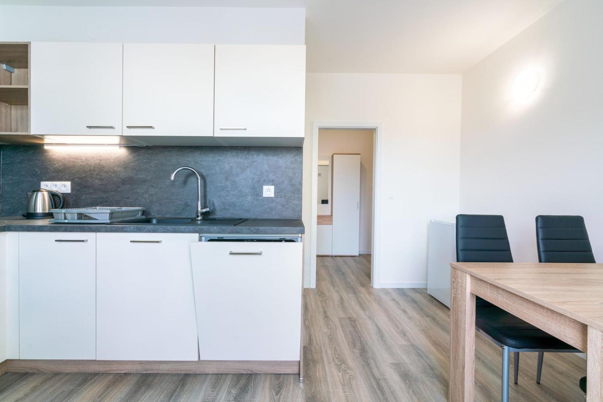 Apartmany Zlatovska Trenčín المظهر الخارجي الصورة